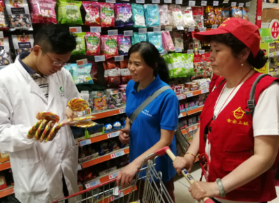 杭州嚴查學校周邊“一元食品” 以執(zhí)法利劍守護學生舌尖安全
